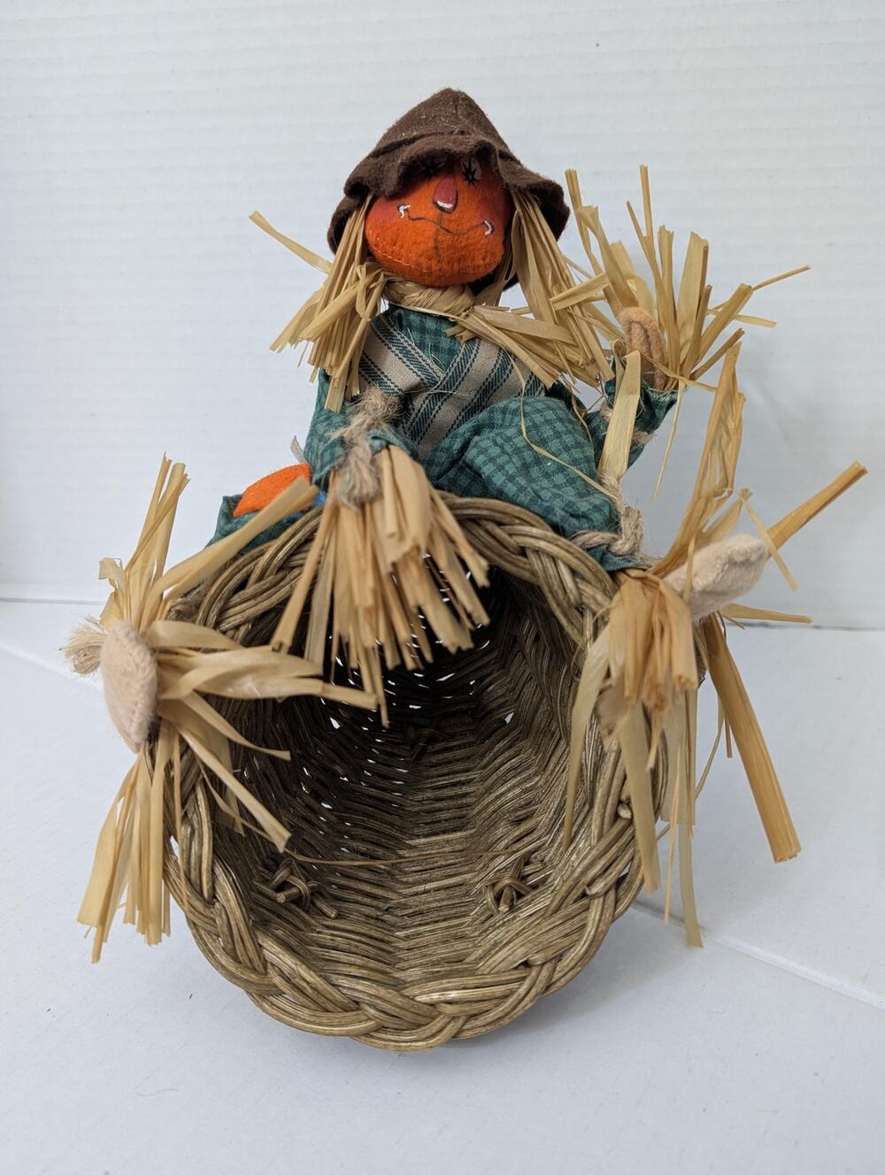 1998 Annalee Scarecrow on Cornucopia Horn